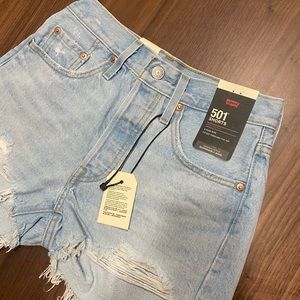 Brand New Levi’s 501 Women’s Shorts Size 24